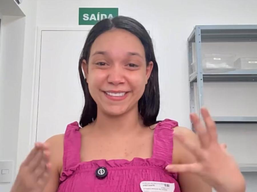 Vitória Souza chora ao celebrar milagre na recuperação do filho: 