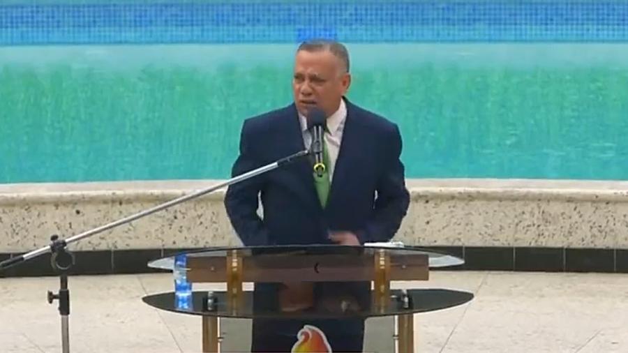 Pastor diz que mulher deve 